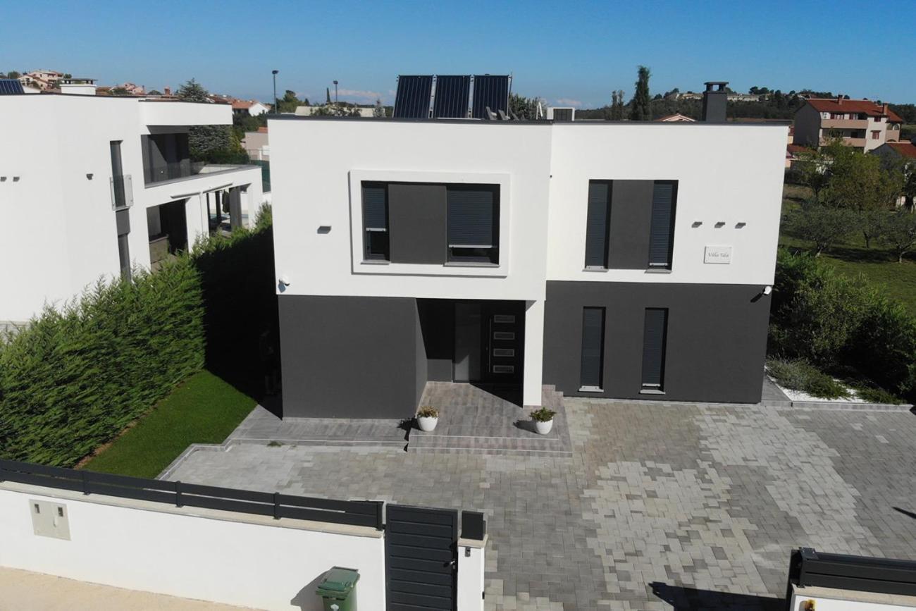 Villa Ula In Pula With Heated Pool And Sauna Exterior foto